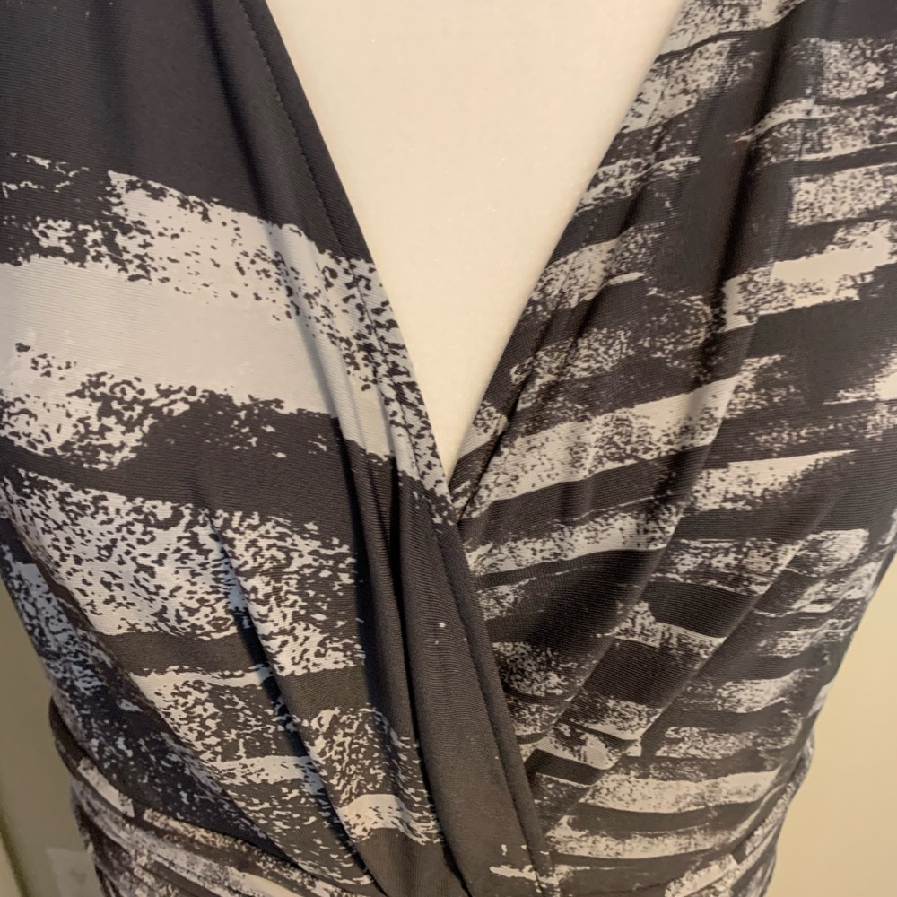 Dress - Picture 3 of 7